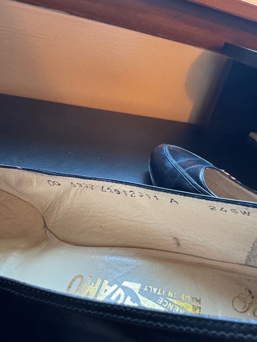 SALVATORE FERREGAMO SAKS FIFTH AVENUE Vintage Leather Heels - Picture 5 of 7